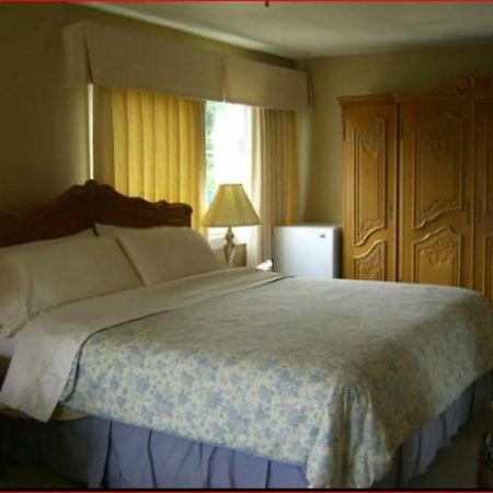 Bluecrest Bed And Breakfast Niagara Falls Exterior photo
